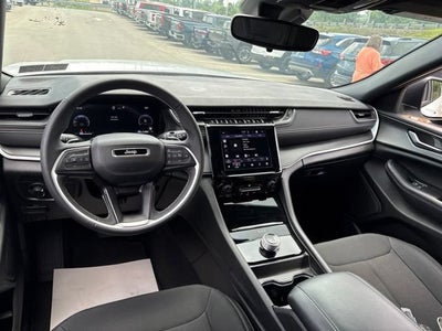 2024 Jeep Grand Cherokee L Laredo 4x4