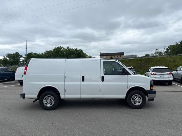 2022 Chevrolet Express Cargo 2500 WT