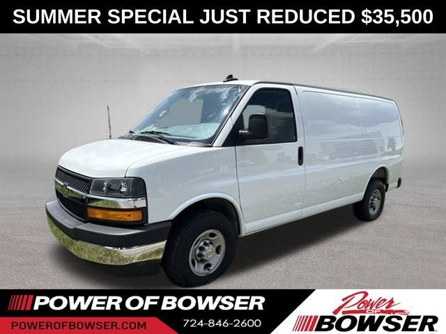 2025 Chevrolet Express Cargo WT
