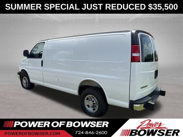 2025 Chevrolet Express Cargo WT