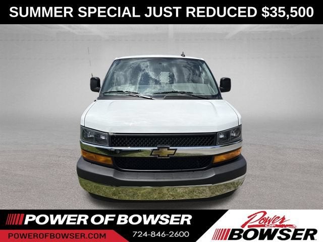 2025 Chevrolet Express Cargo WT