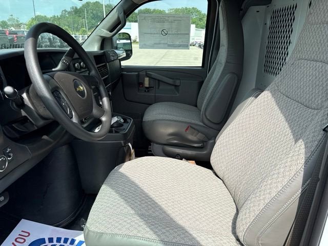2026 Chevrolet Express Cargo Work Van - Photo 7