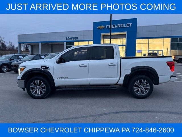 2017 Nissan TITAN SL