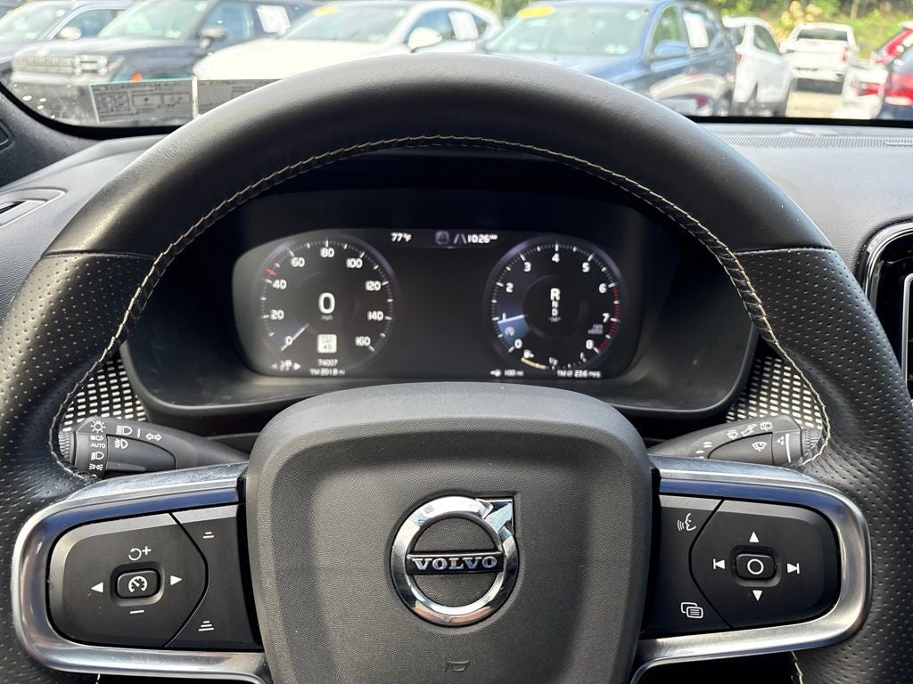 2021 Volvo XC40 R-Design