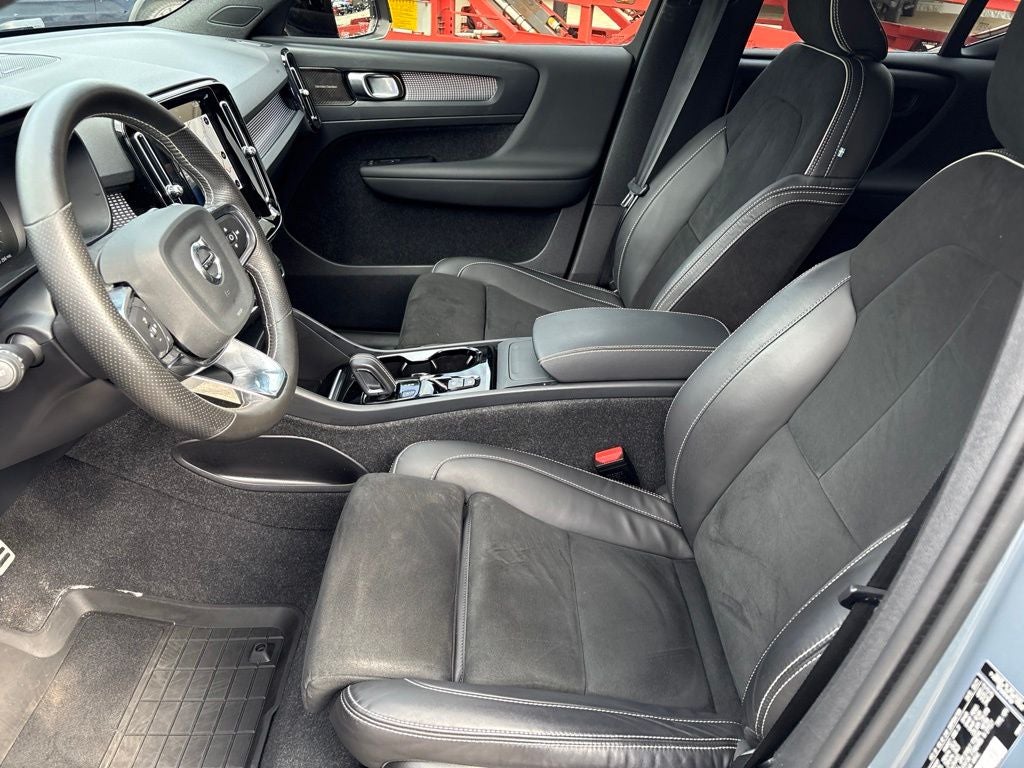 2021 Volvo XC40 R-Design